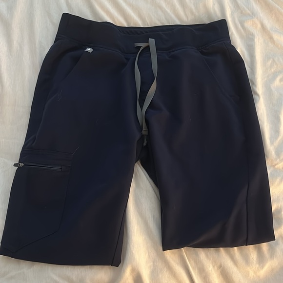 FIGS Scrubs - Picture 5 of 6